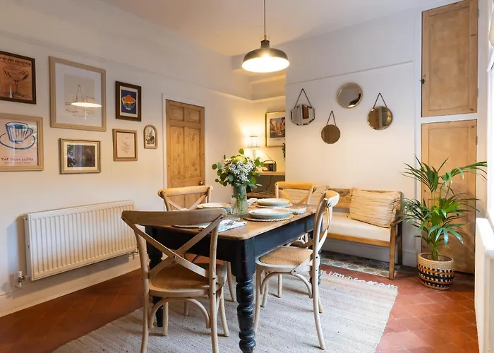 Bishy Hill Town House In 펜션